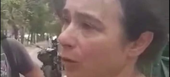 Θρήνος: Ηρθα να αναγνωρίσω τη σορό της μητέρας μου – Πνίγηκε στο Μάτι (βίντεο)